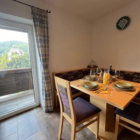 Apartment Haus Biechl Mit Blick Auf Burg Hohenwerfen