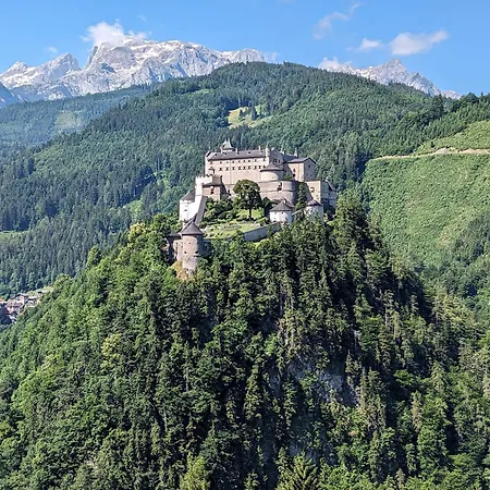 Haus Biechl Mit Blick Auf Burg Hohenwerfen Apartment *