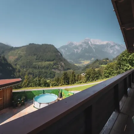 Apartment Haus Biechl Mit Blick Auf Burg Hohenwerfen *