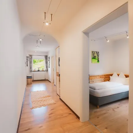 Haus Biechl Mit Blick Auf Burg Hohenwerfen Apartment